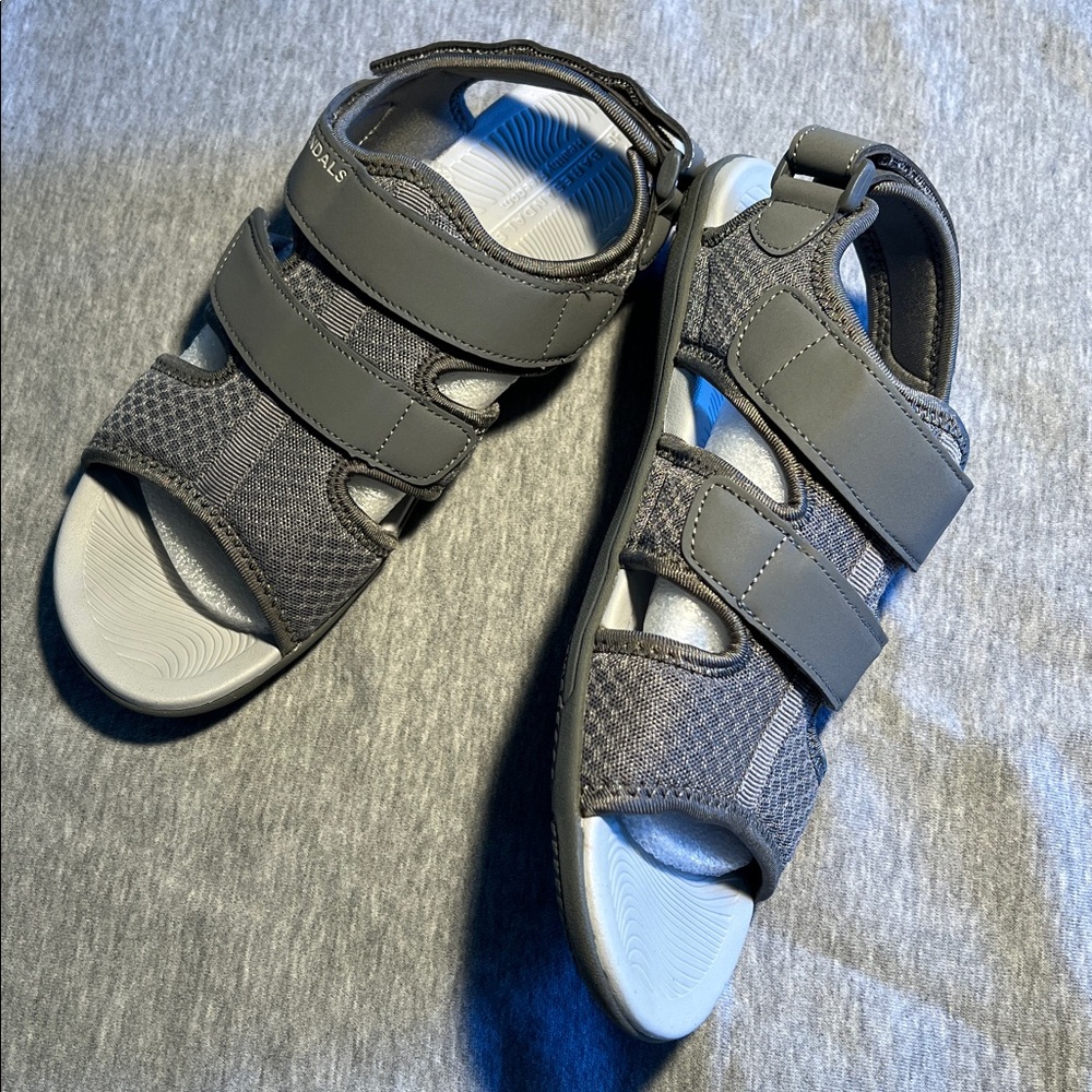 *NWT* Hike Footwear Baresandals IV-Grey